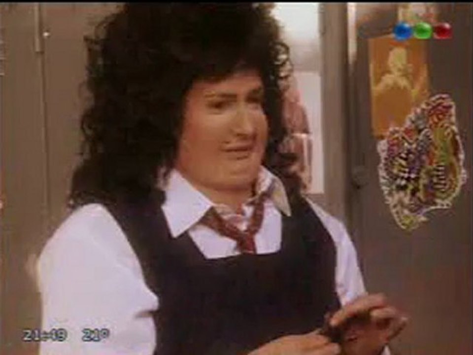 ProntowebGraduados -Patricia le talla los cuernos a Loly