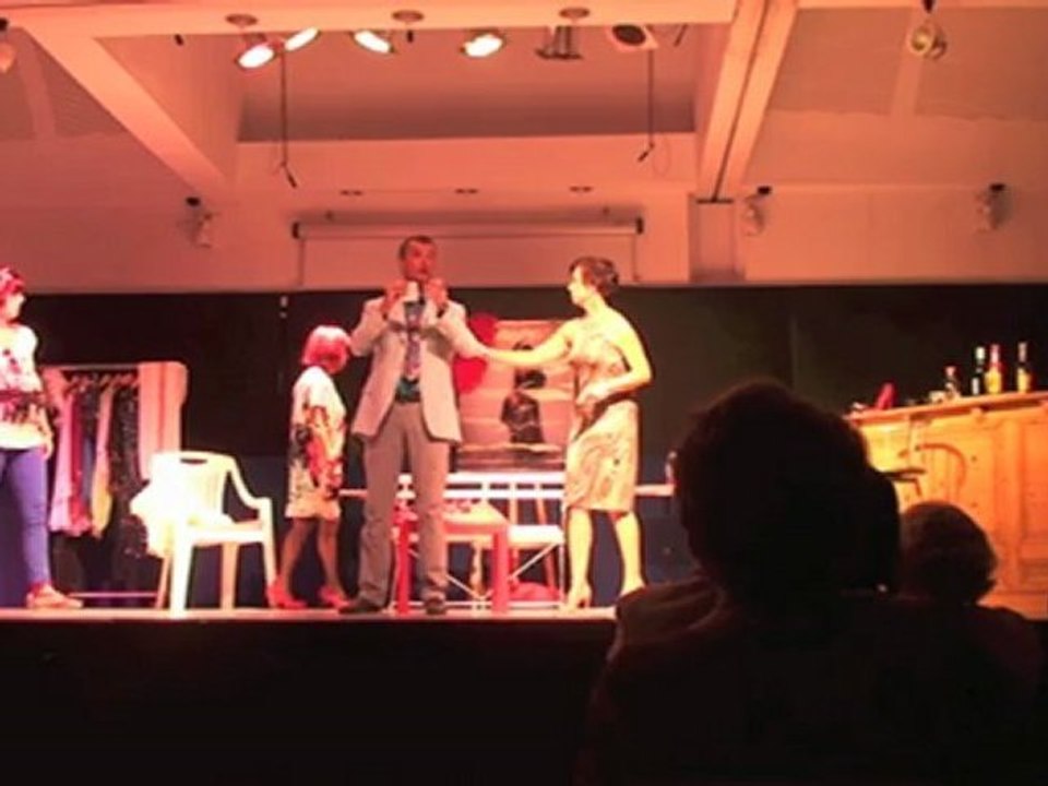 Voisine d'accueil, Une pièce de la troupe de théâtre l'ECHO ERRANT