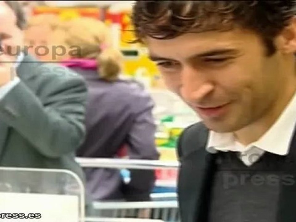 Raúl González dice adiós al Schalke 04