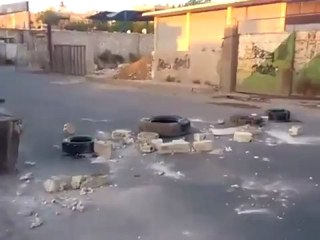 فري برس دمشق حي  برزة قطع طريق مشفى تشرين19 4 2012 Damascus