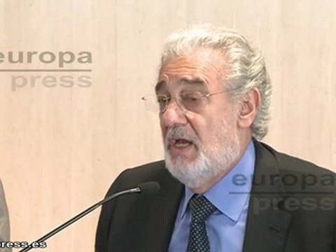 Plácido Domingo insta a buscar una solución en el Real