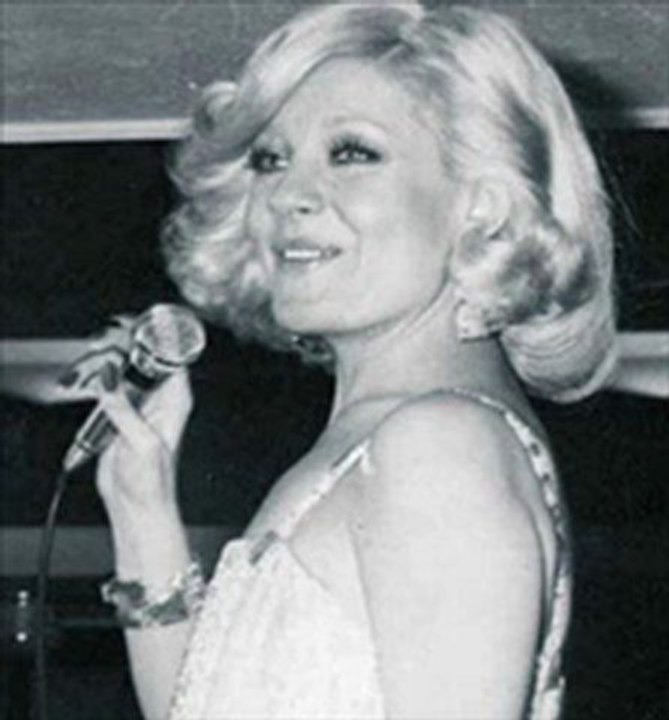 Emel SAYIN  "AŞKIN KANUNUNU YAZSAM YENİDEN"