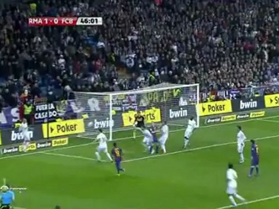 El clásico apunte. Alexis Sánchez vs Fábio Coentrao