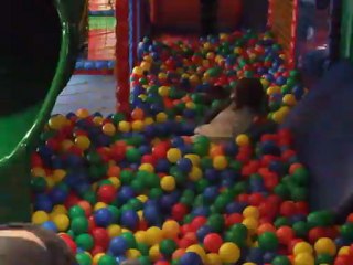 Isis et Célian dans les balles