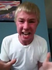 Il pète un câble à cause de MW3