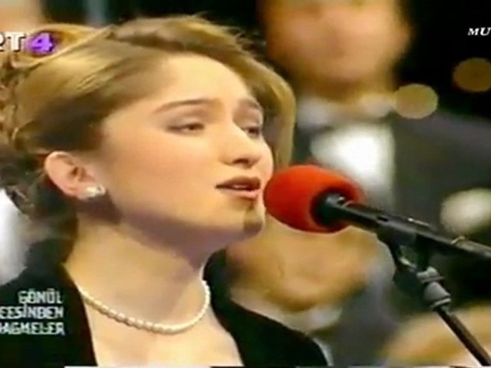 Çiğdem Kırömeroğlu Yarkın ♫ Yeşil gözlerini ufkuma ger ki.HD