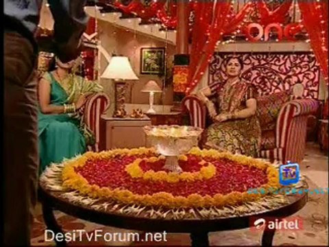 Jhilmil Sitaron Ka Aangan Hoga - 20th April 2012 pt1