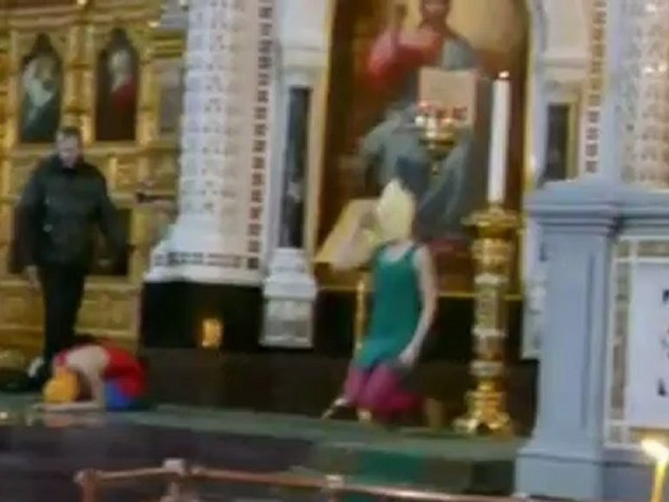 Scuffles outside trial of Russian punk band