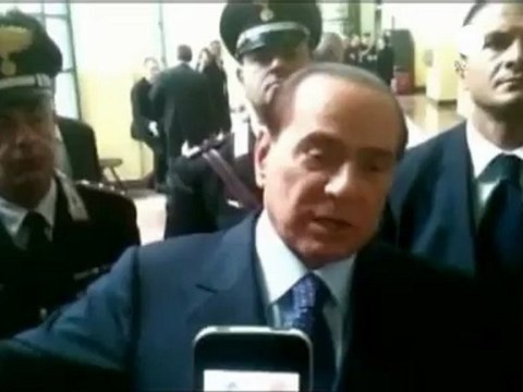 Berlusconi: Mantengo le ragazze rovinate dal processo Ruby