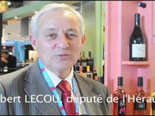 Robert LECOU en visite au salon Vini Sud 2012