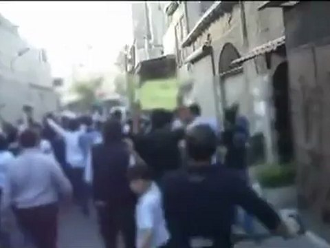 فري برس دمشق مظاهرة قرب جامع الماجد جمعة سننتصر ويهزم الأسد 20 4 2012 Damascus