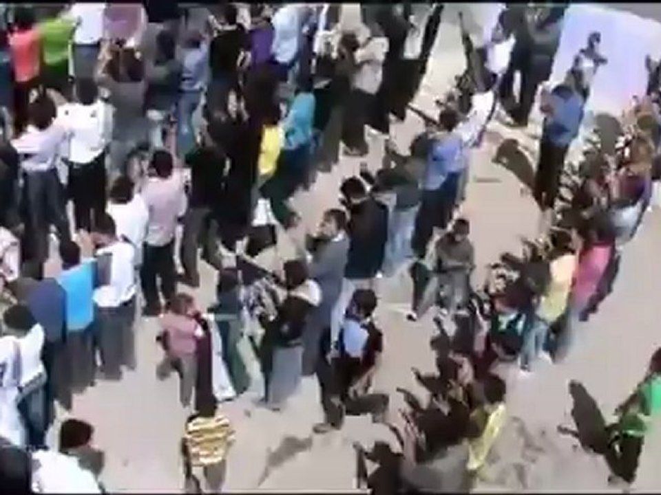 فري برس حلب اعزازحرق العلم الروسي مظاهرة اعزاز جمعة سننتصر ويسقط الأسد 20  2012 Aleppo