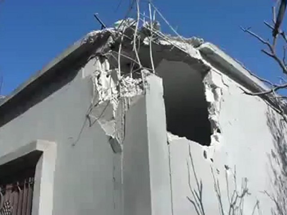 فري برس حمص القصير  آثار الدمار على المدينة  20 4 2012 ج1 Homs