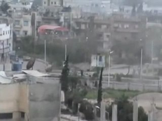 فري برس حمص  القصور قصف حي ومباشر والدخان يملئ السماء 20 4 2012 Homs