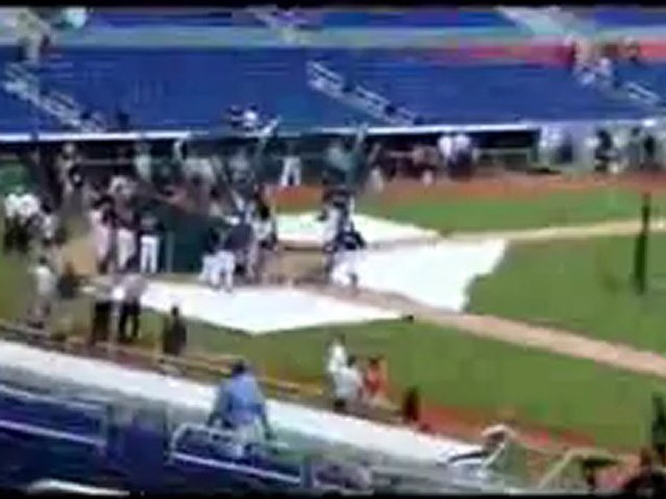 Samsung HMX-H300 Full HD Camcorder (30-fach opt. Zoom, 7,6 cm (3 Zoll) Display  Big Verkaufspreis