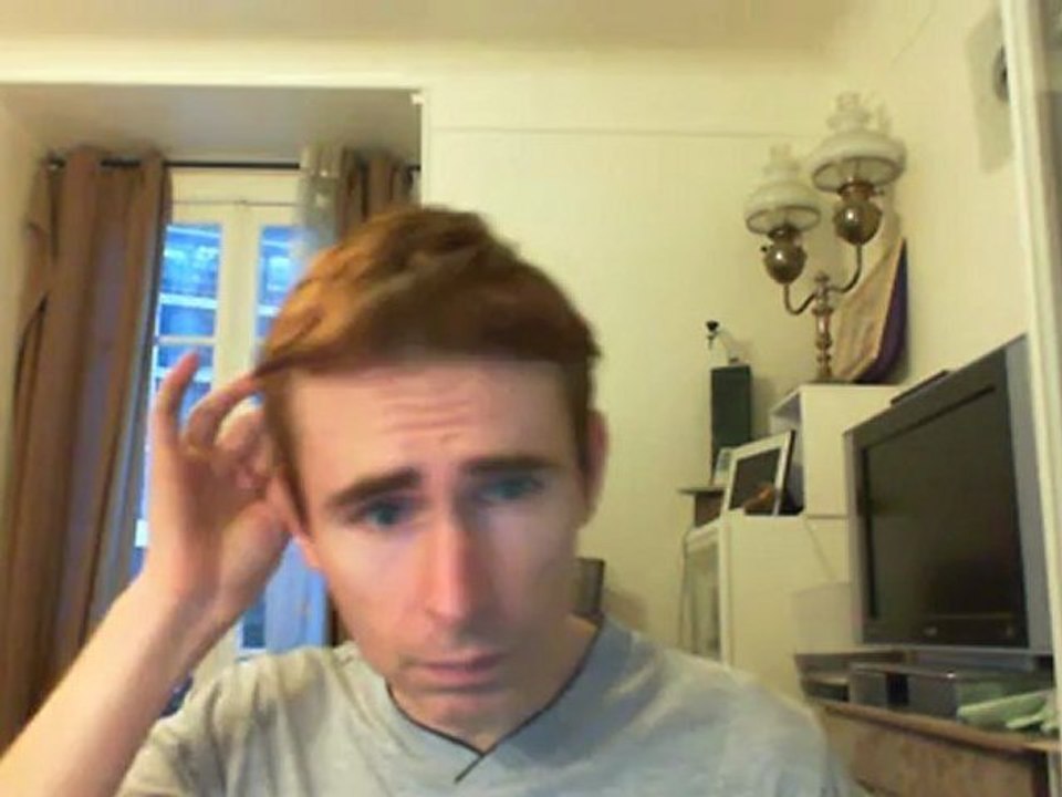 Wiwi égratigne "comment tu t'appelles" de Mathieu Boogaerts