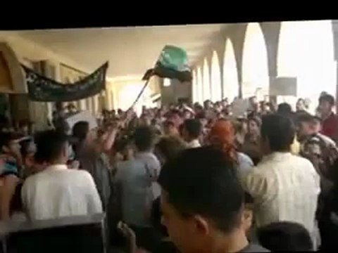 فري برس حماة المحتلةحي الضاهرية جمعة سننتصر و يهزم فرخ البط الأحمق 20 4 2012ج 2 Hama