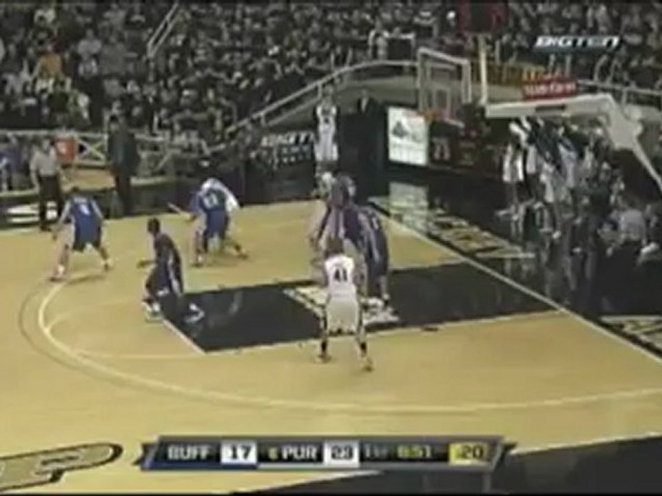 Kelsey Barlow breaks a fool's ankle