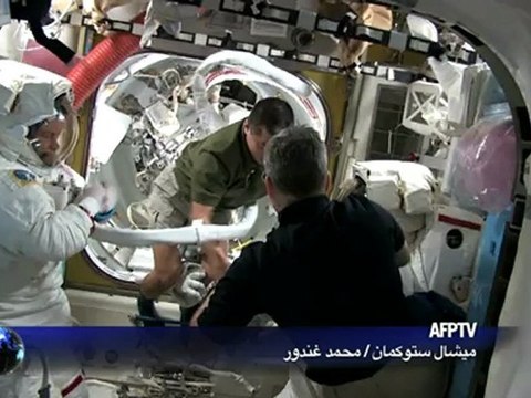 تستعد شركة سبايس اكس لاطلاق مركبتها الفضائية دراغون