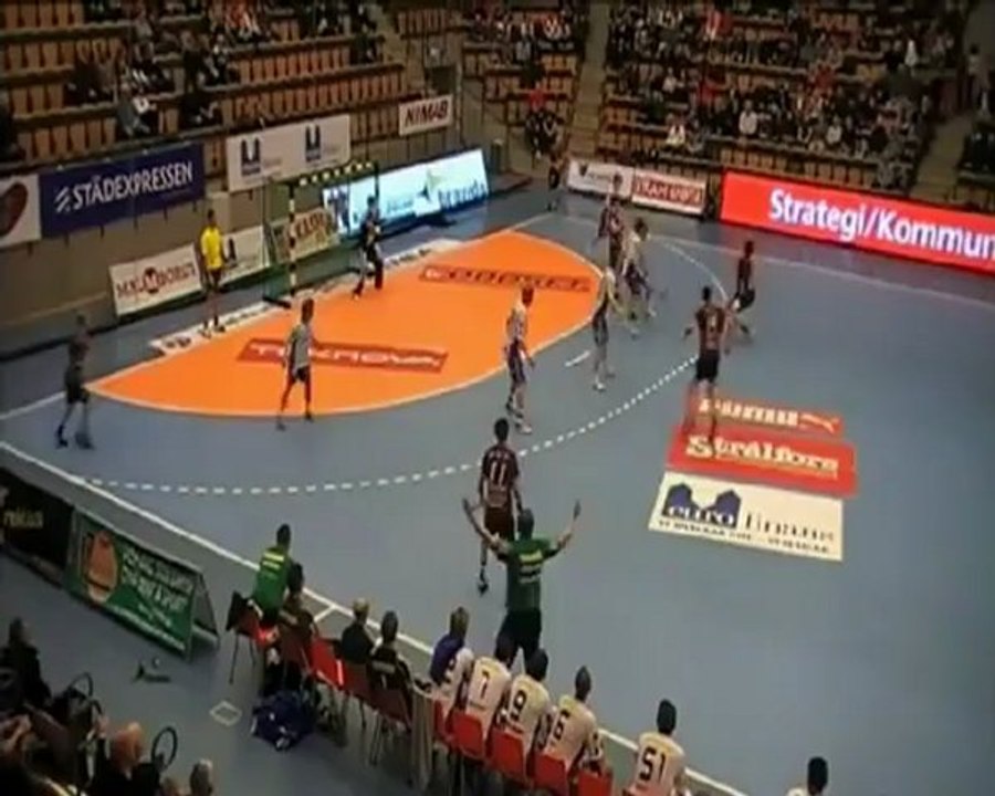 Number 11 red black shirt Sasho Handball