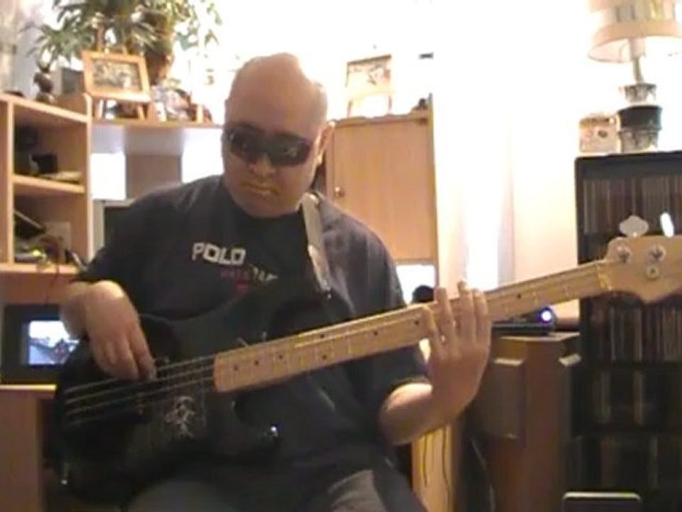 Waiting in Vain Bob Marley  basscover Bob Roha bassline Aston Familyman Barrett