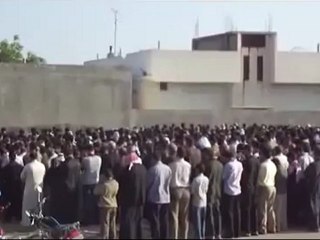 فري برس حماه المحتلةطيبة الإمام تشيع الشهيدين أحمد وعماد أبو حاتم  21  4 2012 Hama