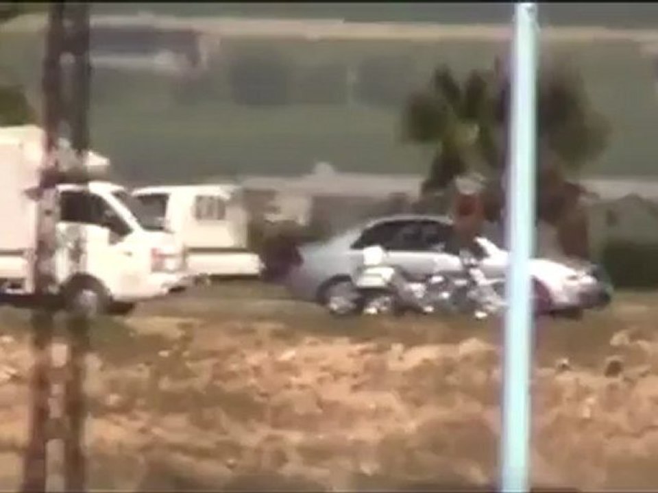 فري برس حماه المحتلة مطار حماه العسكري  تفتيش السيارات 21 4 2012 Hama