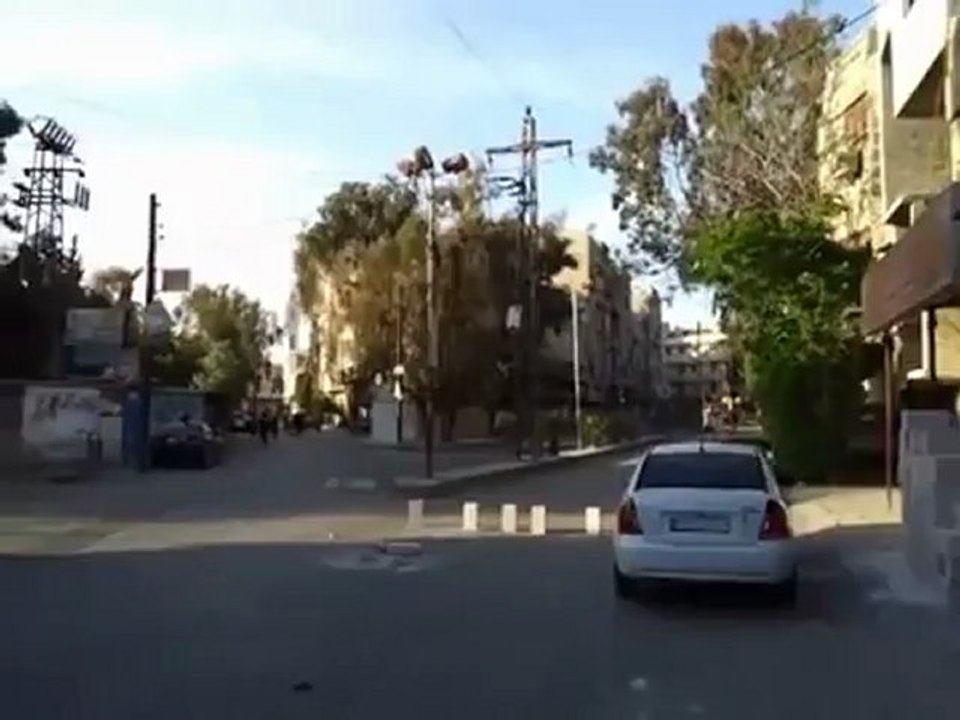 فري برس ريف دمشق عقربا إطلاق النار على المشييعين 20 4 2012 Damascus