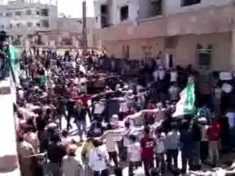فري برس ريف دمشق ابناء الجولان في عرطوز جمعة سننتصر ويهزم الاسد 20 4 2012 Damascus