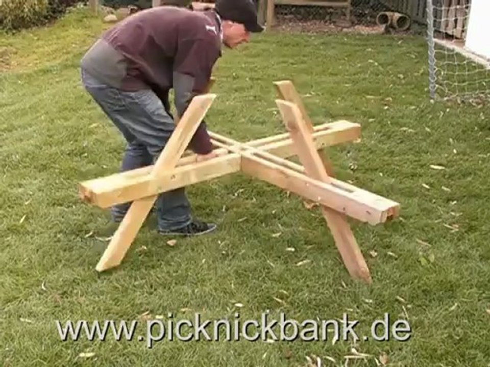 Aufbau Picknickbank CIRCLE rund