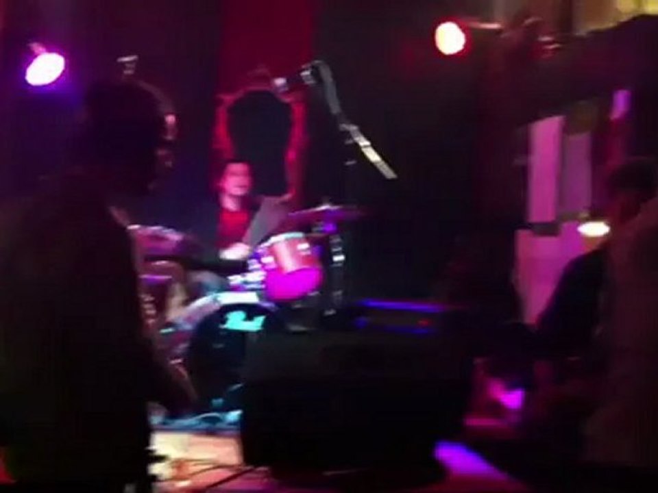CONSTANT FART // SUPER HAMBURGER  // MONS // 21.04.12
