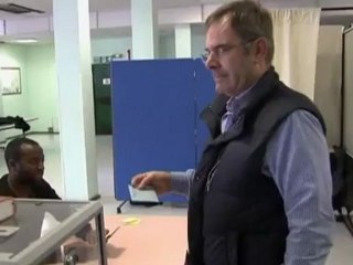 Paris-on-Thames votes for French president