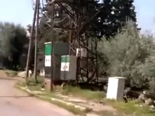 فري برس درعاخربة غزالة البخاخ رسم علم الثورة على مدخل البلدة 21 4 2012 Daraa