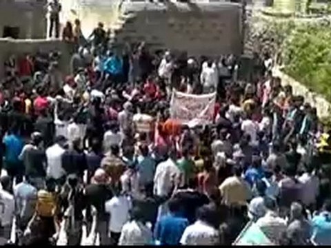 فري برس درعا مهد الثورة مظاهرة الشيخ مسكين21 4 2012 Daraa