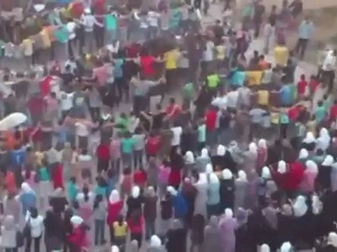 فري برس درعا المحطة مظاهرة احرار وحرائر حي الكاشف 21 4 2012 ج1 Daraa