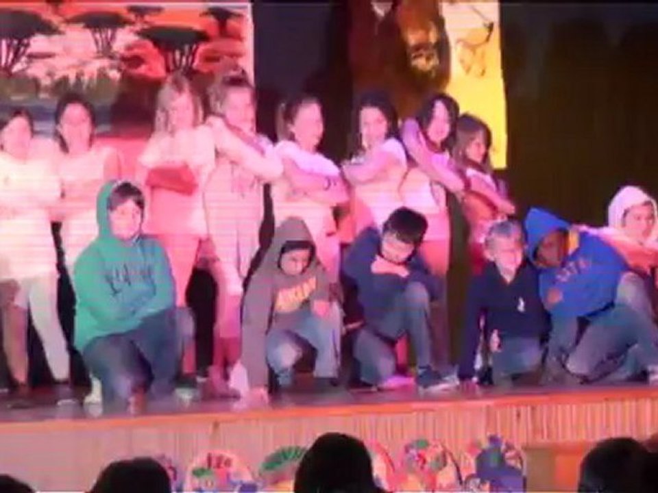 Fete AR Ottignies 21 Avril 2012 Classe de 3B de Mme Gillis