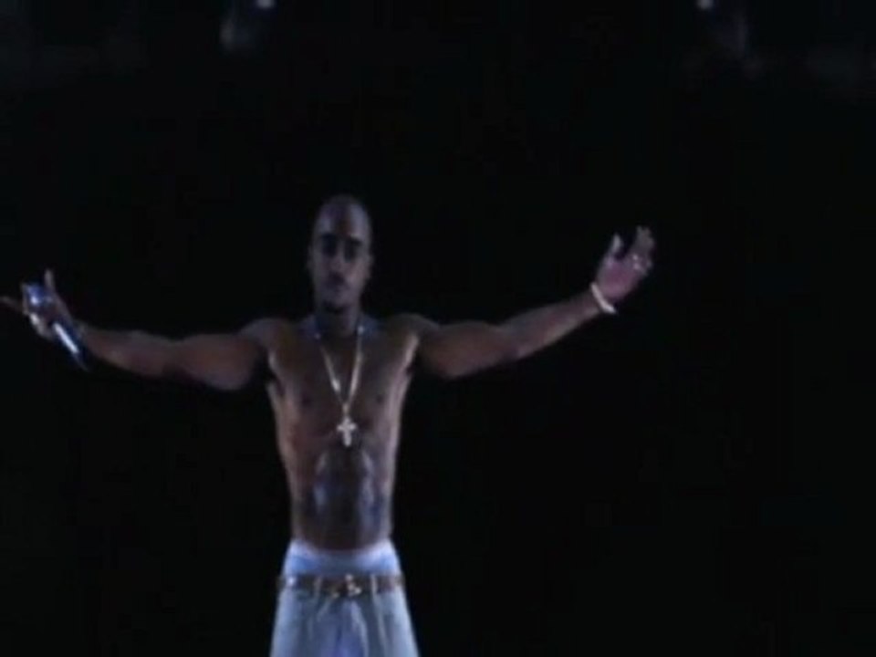 Tupac (Hologram) on stage with Snoop Dogg at (coachella 2012)