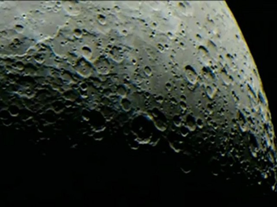 Concealed the color of the Moon