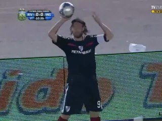 Trezeguet suma y sigue... y River Plate lo agradece