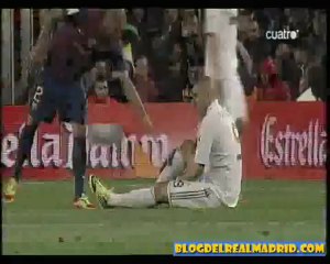 Alves agrede a Ronaldo