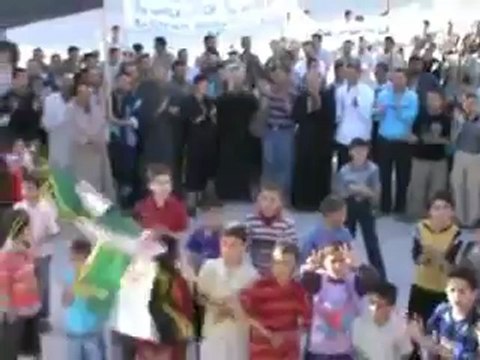 فري برس ادلب خان شيخون مظاهرة تنادي باسقاط النظام22 4 2012 Idlib