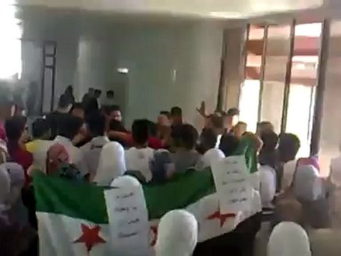 فري برس درعا المحطة اللجان المحلية مظاهرة احرار وحرائر كلية الادب 22 4 2012 ج2 Daraa