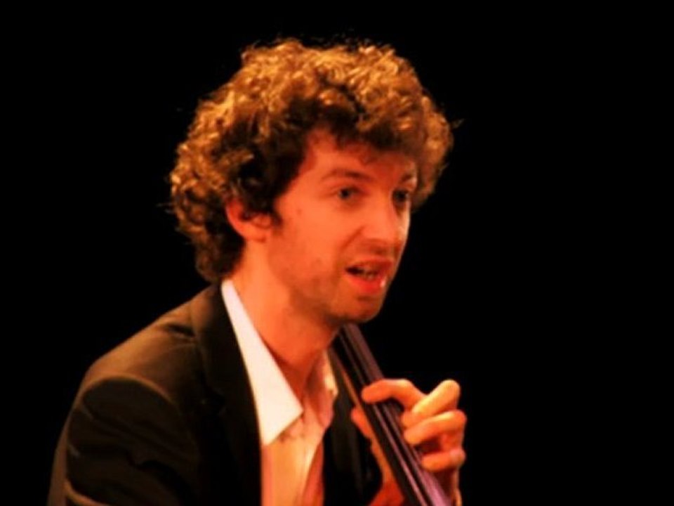 Tonycello teaser court