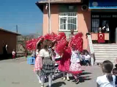 HASAKÖY ŞHT. CEMAL ÖZCAN İ.Ö.O 3A MÜZİKLİ OYUN GÖSTERİSİ