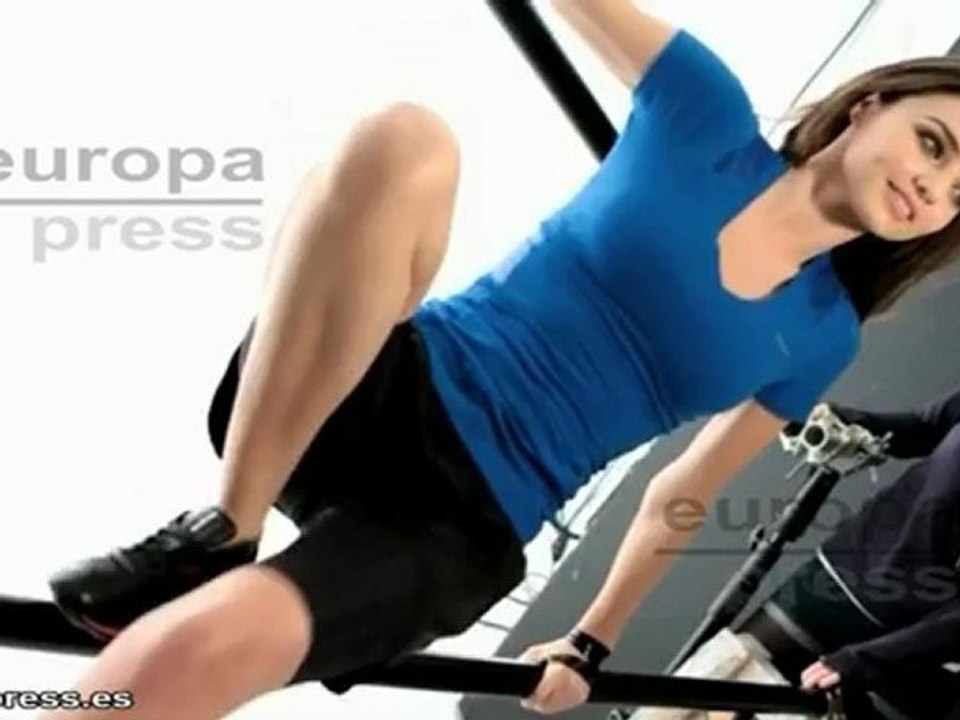 Miranda Kerr posa en ropa interior en Twitter