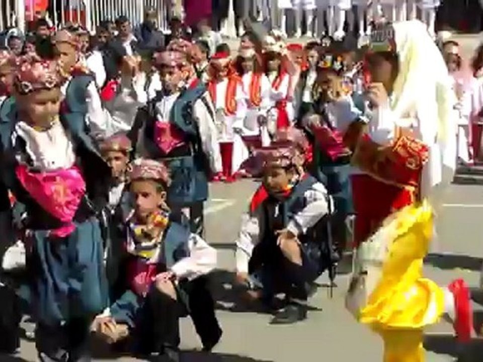 İLKSAN İLKÖĞRETİM OKULU ZEYBEK OYUNU - 23 NİSAN 2012