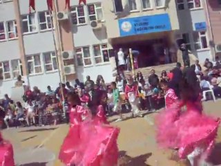 23 NİSAN 2012 PEMBE GRUP DANSI