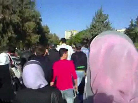 فري برس حلب مظاهرةصباحية في كلية المعلوماتية جامعة حلب 23 4 2012 جـ2 Aleppo