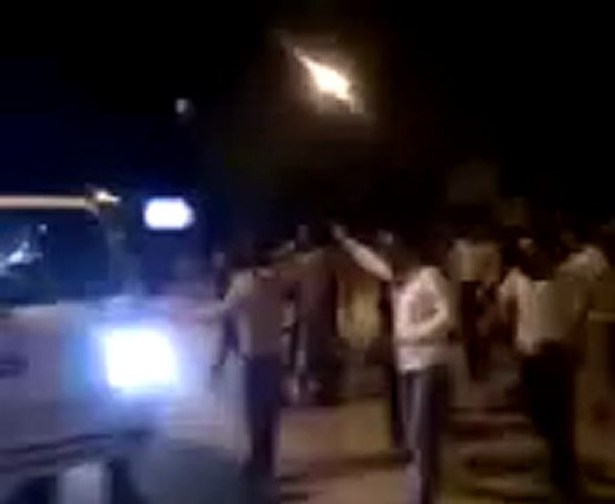 فري برس حلب حي السكري   مظاهرة جامع الاخلاص22 4 2012 Aleppo Syria