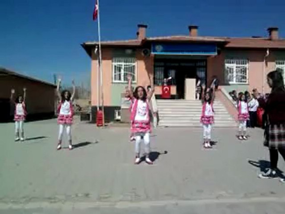 HASAKÖY ŞEHİT CEMAL ÖZCAN İ.Ö.O  4A MÜZİKLİ OYUN GÖSTERİSİ